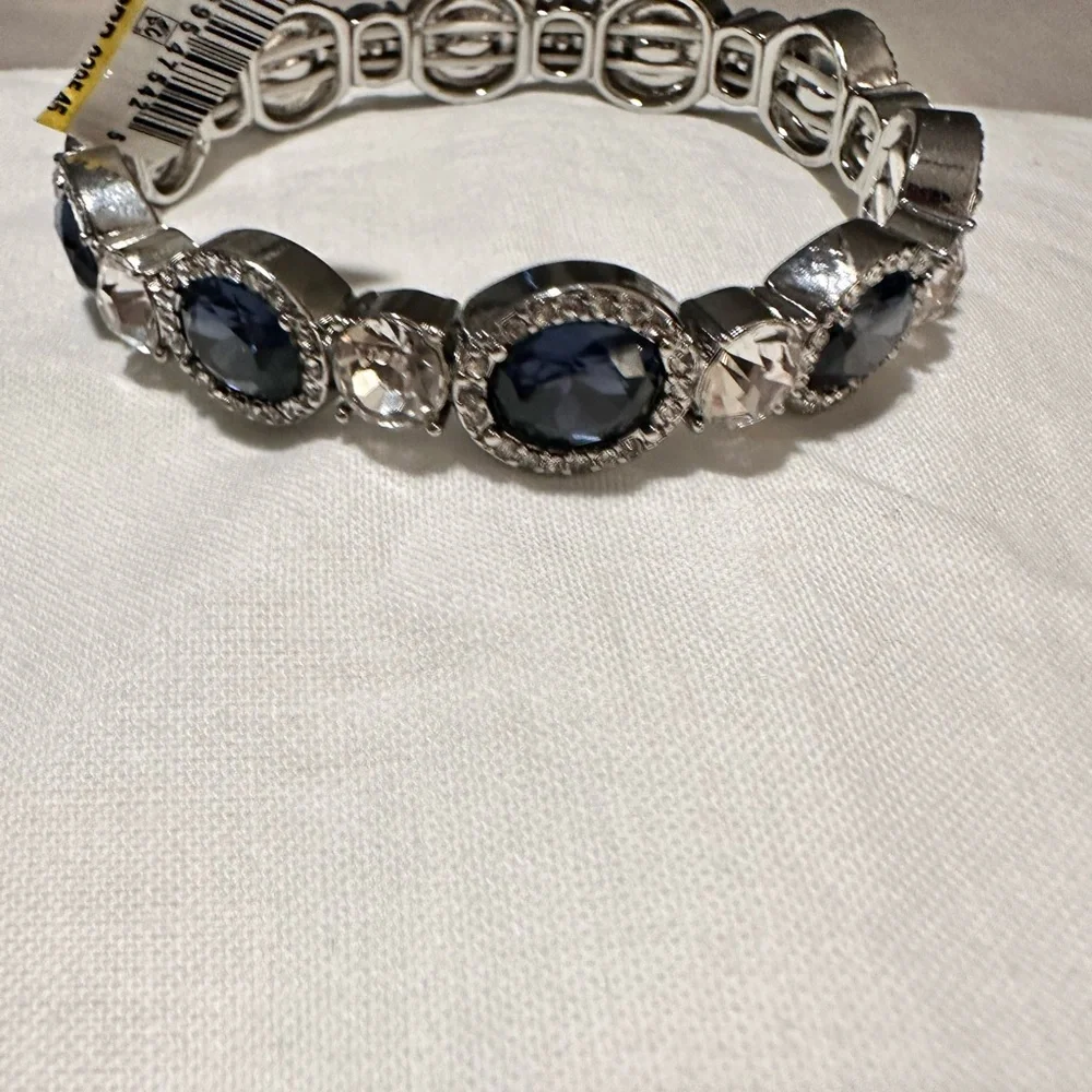 Sapphire and diamond bracelet.Perfect statement piece - Picture 3 of 4